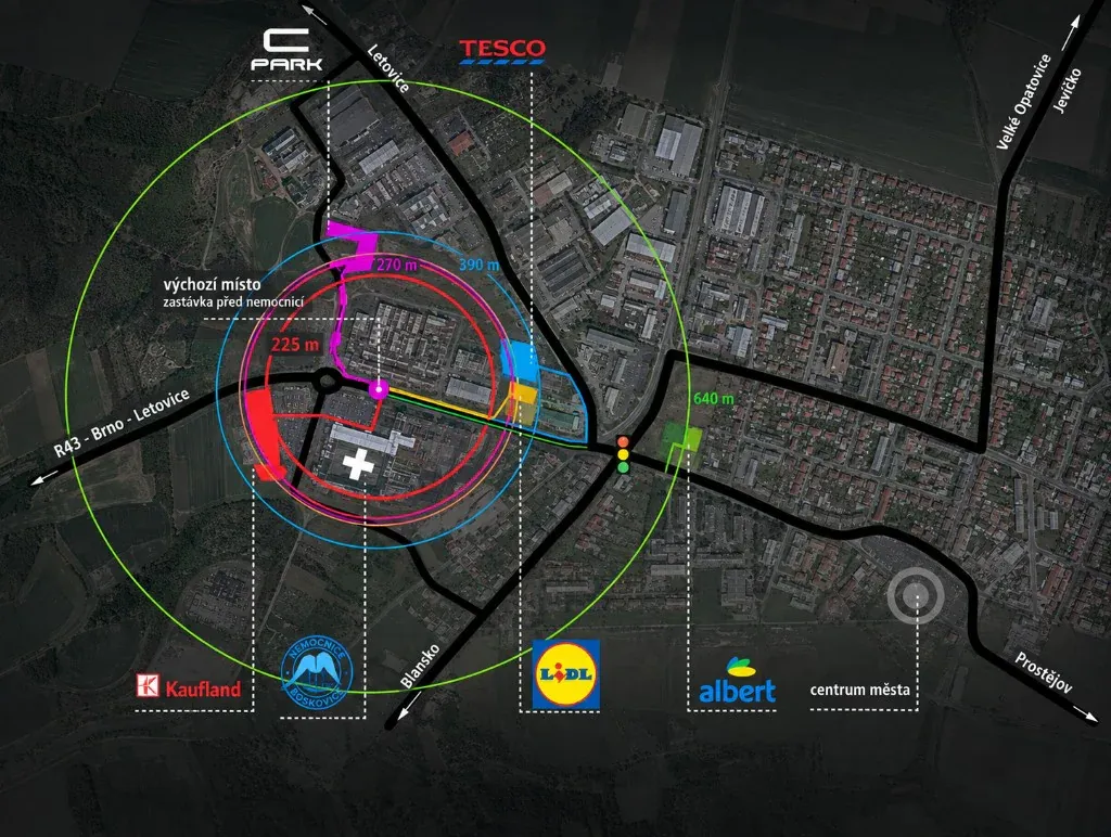 C8 Park Boskovice – mapa umístění na vstupu do města od R43